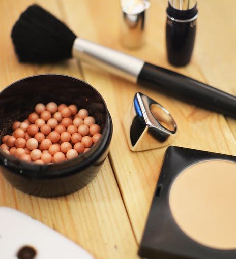 Daily Makeup Essentials : Easy Everyday Office Makeup Routine With 5 Products